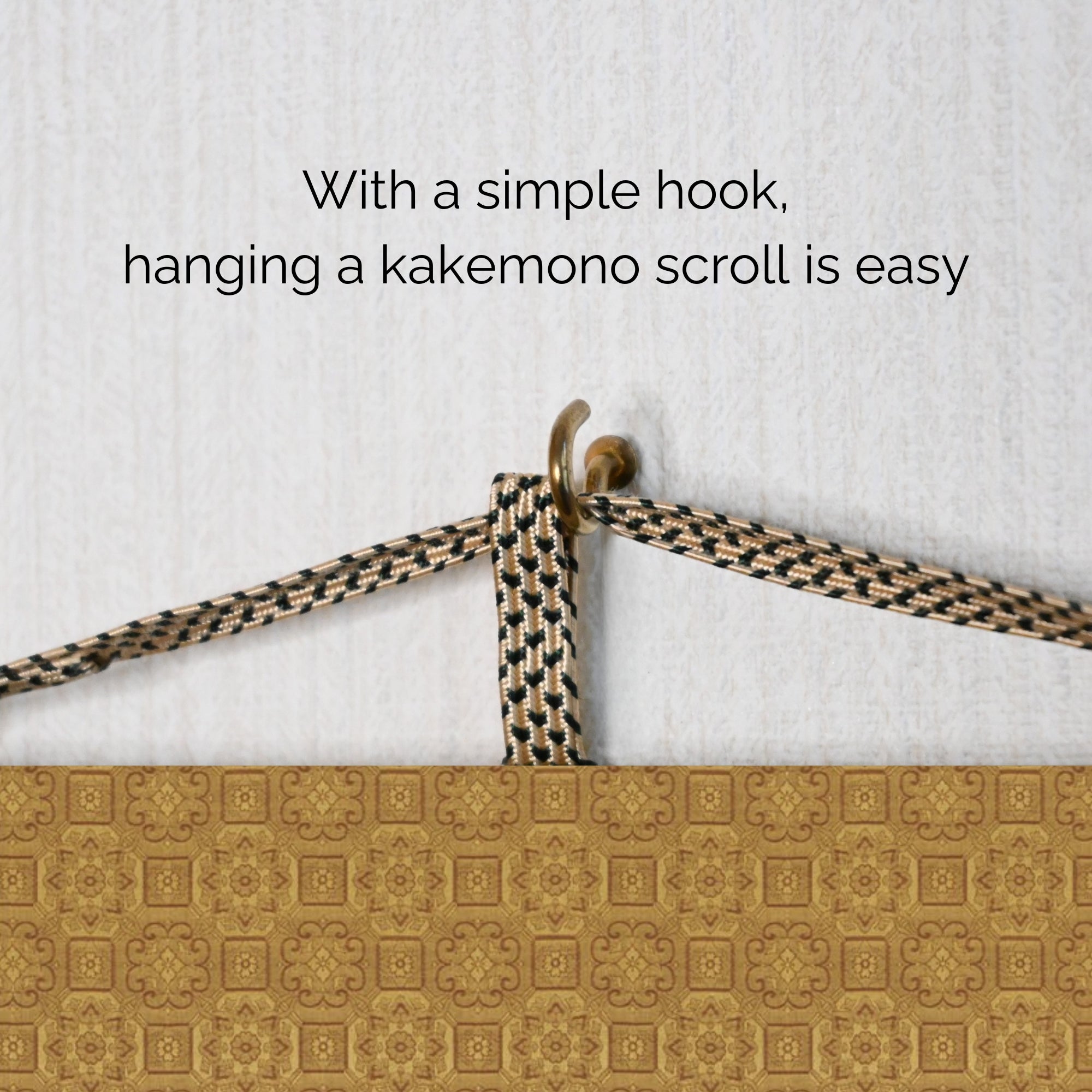 Japanisches Samurai Kakemono Wandbild – Gerüsteter Samurai mit Schwert auf weißem Pferd